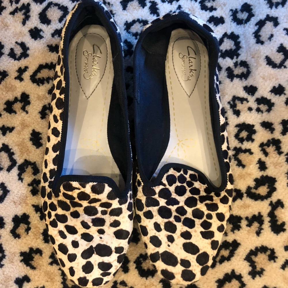 Clarks leopard flats
